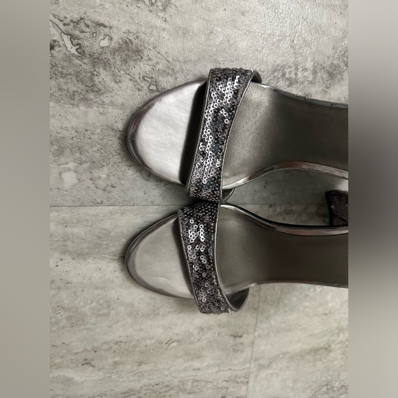 G by Guess silver dressy heels - Picture 4 of 12